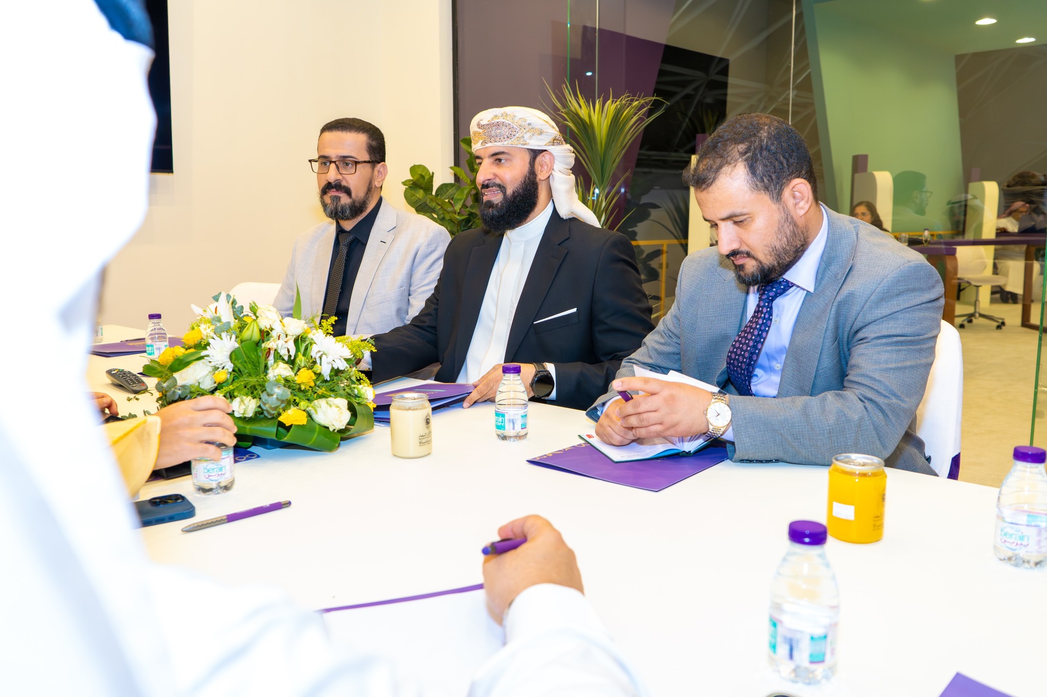 وكيل قطاع الحج والعمرة يبحث مع نظيره السعودي خفض الكوتا وزيادة الطاقة الاستيعابية للمعتمرين اليمنيين